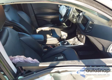 2021 Jeep Compass Latitude 4X4 z USA, uszkodzony, nr VIN 3C4NJDBB6MT601575